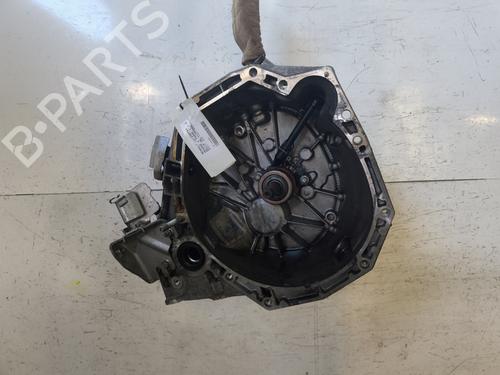 gearbox-renault-megane-iv-hatchback-b9amn_-2015-32979367 main image