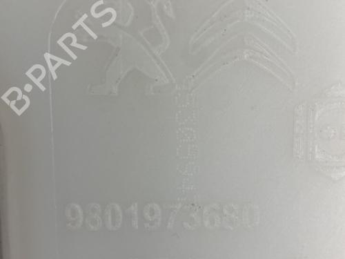 Used Windscreen washer tank Windscreen washer tank CITROËN C4 CACTUS 1.6 BlueHDi 100 (99 hp) 22843997 22843997