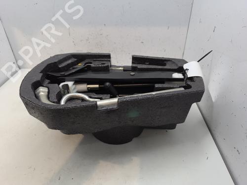 Used Jack Kit VW POLO V (6R1, 6C1) 1.4 TDI (90 hp) 28156717