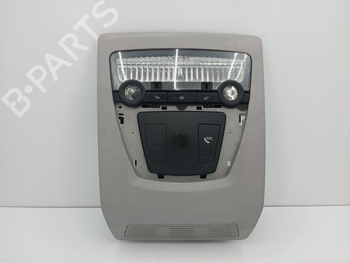 Używane Lampa oświetlenia wnętrza BMW 5 Touring (F11) 518 d (150 hp) 30818776