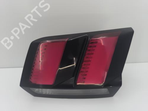 Used Right tailgate light PEUGEOT 3008 II SUV (MC_, MR_, MJ_, M4_) 1.6 BlueHDi 120 (120 hp) 30899236