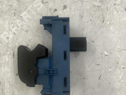 Used Left rear window switch Left rear window switch TOYOTA VERSO (_R2_) 2.0 D-4D (AUR20_, AUR20R) (126 hp) 22830787 22830787