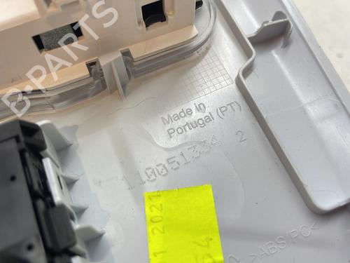 Used Interior roof light Interior roof light PEUGEOT 2008 II (UD_, US_, UY_, UJ_, UR_, UC_) e-2008 (UKZKXZ) (136 hp) 28963330 28963330