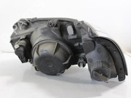 Right headlight LAND ROVER FREELANDER I (L314) 2.0 DI 4x4 | BP22813575C29 