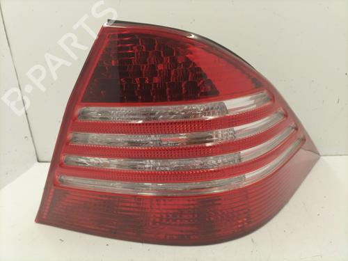 Used Right taillight MERCEDES-BENZ S-CLASS (W220) S 320 CDI (220.026, 220.126) (197 hp) 22846369