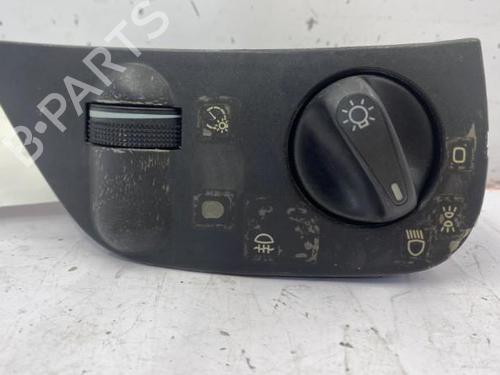 Used Headlight switch VW POLO III (6N1) 60 1.4 (60 hp) 22840750