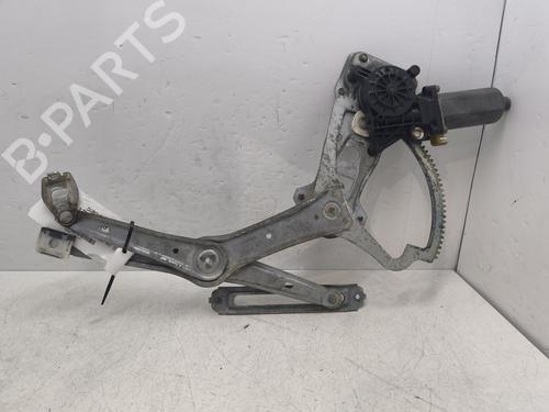 Rudehejsemekanisme Højre foran MERCEDES-BENZ C-CLASS (W202) C 250 Turbo-D (202.128) (150 hp) 30818903