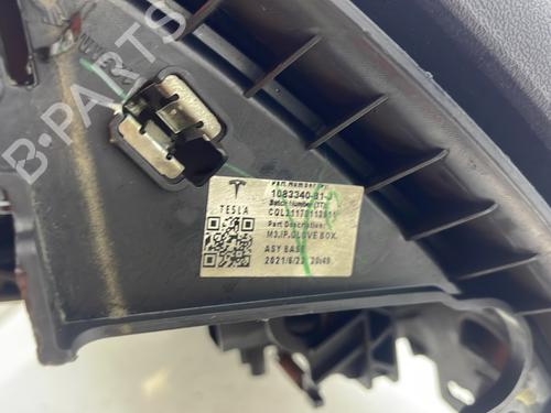 Handskerum TESLA MODEL 3 (5YJ3) EV | BP30397030C95 - Image 4