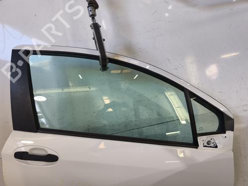 Used Right front door Right front door TOYOTA YARIS (_P13_) 1.4 D (NLP130_, NLP130) (90 hp) 34260612 34260612