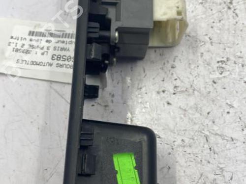 Used Switch TOYOTA YARIS (_P13_) 1.3 (NSP130_, NSP130) (99 hp) 22840987