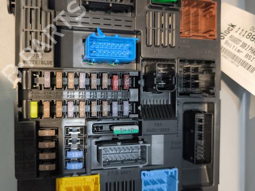Fuse box PEUGEOT 308 II (LB_, LP_, LW_, LH_, L3_) 1.6 BlueHDi 120 | BP29314809E1 