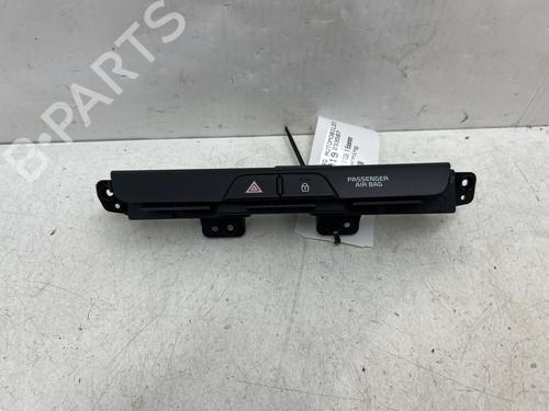Used Warning switch Warning switch KIA STONIC (YB) 1.0 T-GDi (120 hp) 35969123 35969123