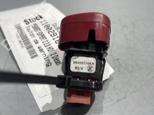 Warning switch PEUGEOT EXPERT Van (VF3A_, VF3U_, VF3X_) 2.0 HDi 165 | BP28328352I22 