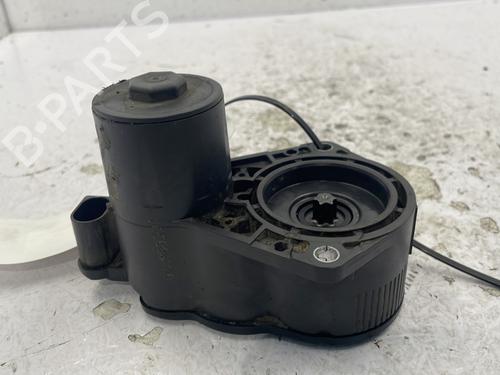 Used Electric handbrake PEUGEOT 5008 II (MC_, MJ_, MR_, M4_) 1.5 BlueHDi 130 (MCYHZJ, MCYHZR, MCYHZX) (131 hp) 26148177
