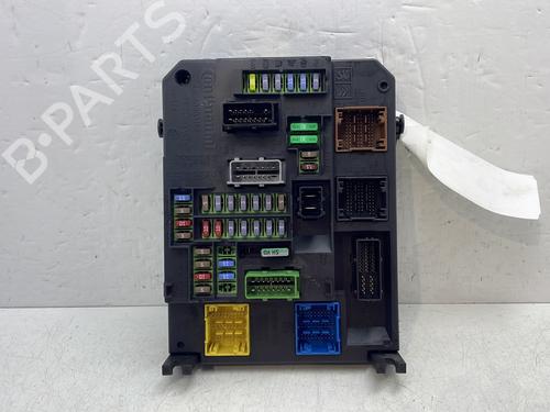 Used Fuse box Fuse box CITROËN C4 Grand Picasso II (DA_, DE_) [2013-2026] 31581493 31581493