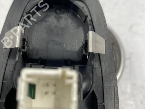 Used Right front window switch Right front window switch PEUGEOT 208 I (CA_, CC_) 1.6 BlueHDi 100 (100 hp) 22829941 22829941