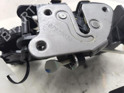 front-right-lock-dacia-spring-2020-27164411 main image