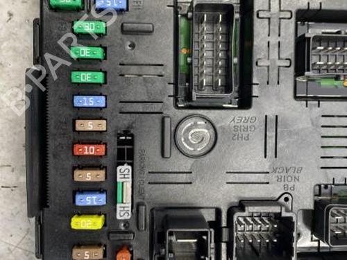 Used Fuse box Fuse box PEUGEOT 307 Break (3E) 1.6 HDi (90 hp) 22834013 22834013