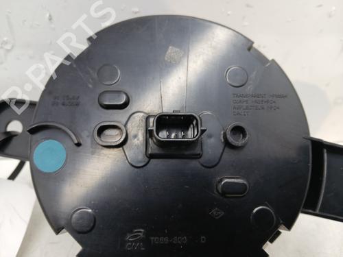 right-front-fog-light-renault-kadjar-ha_-hl_-2015-29894246 main image