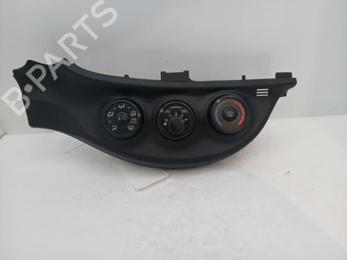 Used Climate control TOYOTA YARIS (_P13_) 1.0 (KSP130_, KSP130) (69 hp) 32341374