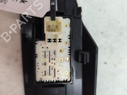 right-front-window-switch-toyota-auris-estate-_e18_-2013-2014-2015-2016-2017-2018-28080558 main image