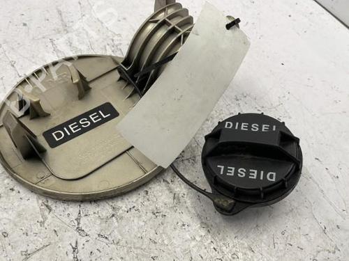 fuel-flap-kia-carens-iii-mpv-un-20-crdi-115-695101d000-2006-2007-2008-2009-2010-2011-2012-2013-22837365 main image