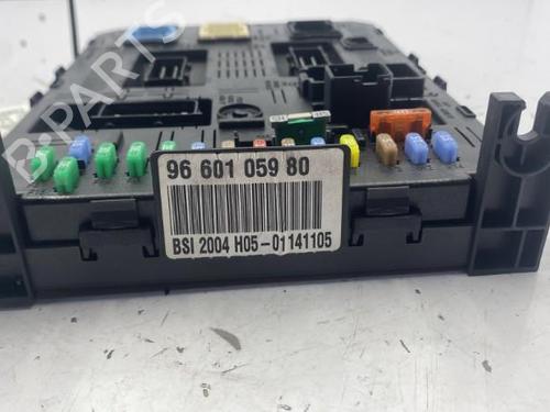 Used Fuse box Fuse box CITROËN C4 Coupe (LA_) 1.6 16V (109 hp) 22841422 22841422