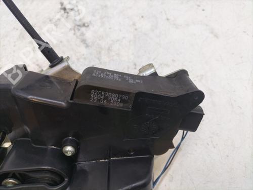 Front right lock MERCEDES-BENZ VITO / MIXTO Van (W639) 111 CDI (639.601, 639.603) | BP29285967C97 