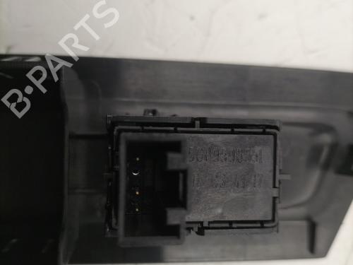 right-rear-window-switch-skoda-karoq-nu7-nd7-2017-23830454 main image