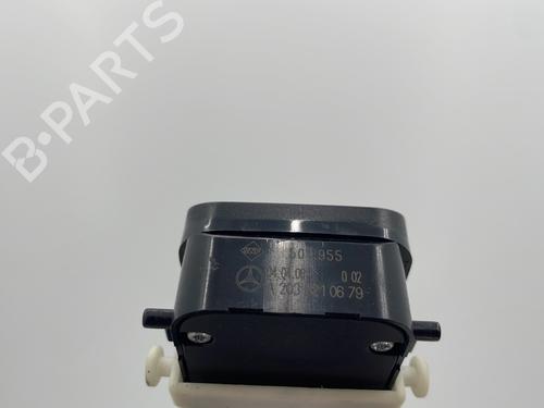 Used Left front window switch Left front window switch MERCEDES-BENZ C-CLASS (W203) C 220 CDI (203.008) (150 hp) 32703898 32703898