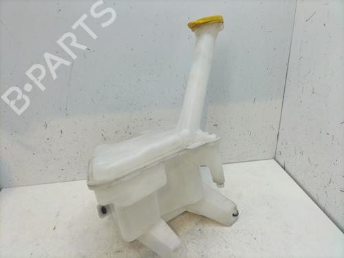 Used Windscreen washer tank TOYOTA YARIS (_P13_) 1.5 Hybrid (NHP130_) (101 hp) 28328531