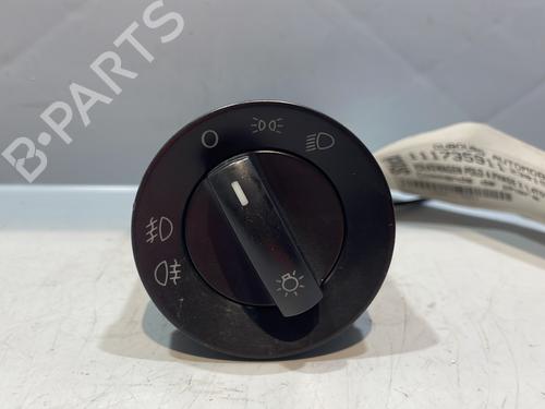 Used Headlight switch VW POLO IV (9N_, 9A_) 1.4 TDI (70 hp) 28963421