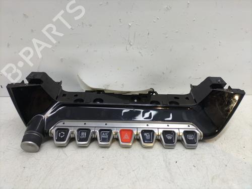 Used Warning switch Warning switch PEUGEOT 208 II (UB_, UP_, UW_, UJ_) e-208 (136 hp) 30088311 30088311