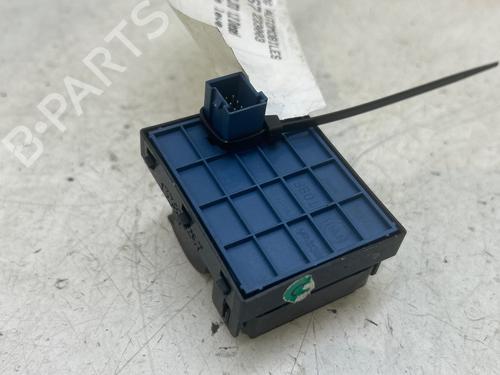 Interrupteur de vitre avant gauche Interrupteur de vitre avant gauche FIAT DOBLO Cargo (263_) 1.3 D Multijet (263WXU1A, 263ZXU1A, 263WYB1A, 263ZYB1A) (95 hp) 39894208 39894208