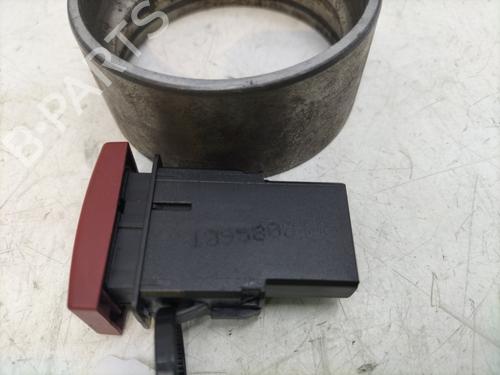 warning-switch-bluecar-blueutility-2011-27924387 main image