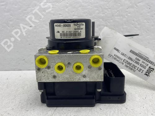 Used ABS pump TOYOTA YARIS (_P13_) 1.0 (KSP130_, KSP130) (69 hp) 32403419