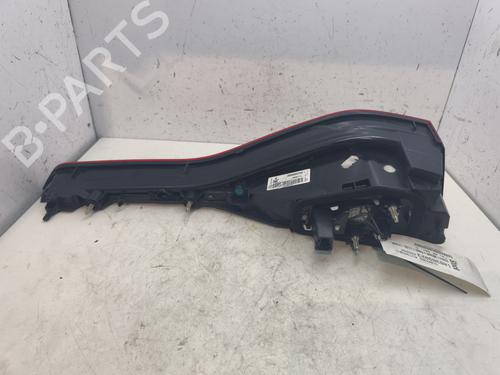 right-tailgate-light-renault-megane-iv-hatchback-b9amn_-2015-27265284 main image