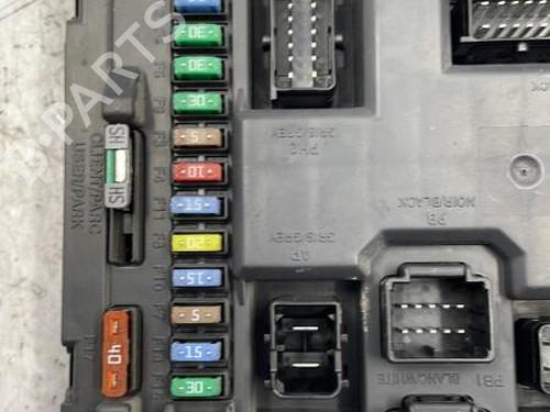 Used Fuse box Fuse box PEUGEOT 207 (WA_, WC_) 1.4 HDi (68 hp) 22834527 22834527