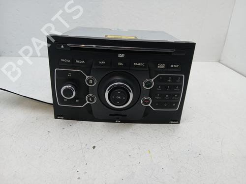 Used Radio PEUGEOT 5008 (0U_, 0E_) 2.0 HDi (163 hp) 31581648