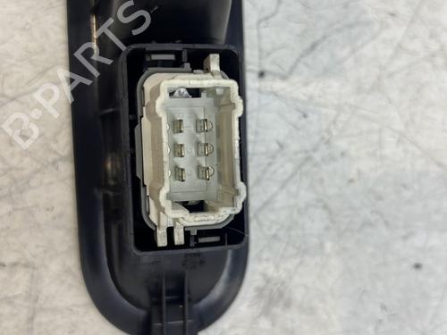 Used Left rear window switch Left rear window switch RENAULT SCÉNIC II (JM0/1_) [2003-2010] 28054141 28054141