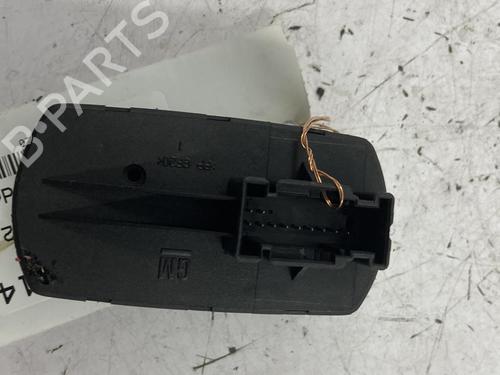 Pulsantiera anteriore sinistra OPEL CORSA D (S07) 1.4 (L08, L68) (100 hp) 22817025