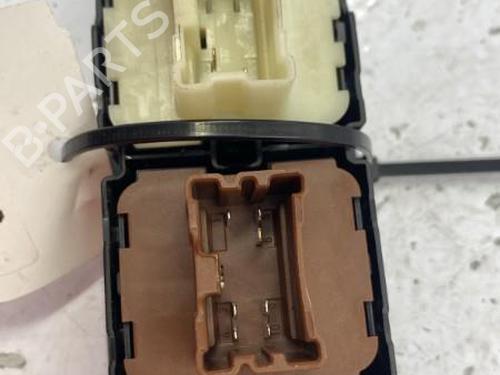 Used Switch Switch DACIA DUSTER (HM_) 1.2 TCe 125 4x4 (HMMA) (125 hp) 22841860 22841860