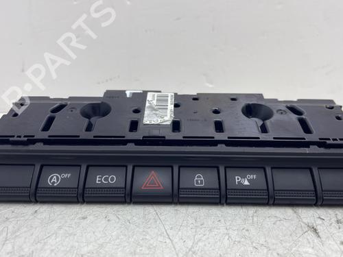 Used Warning switch DACIA DUSTER (HM_) 1.2 TCe 125 (HMMA) (125 hp) 30134831