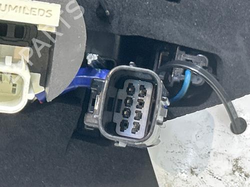 right-tailgate-light-toyota-yaris-cross-mxp_-2020-37865350 main image