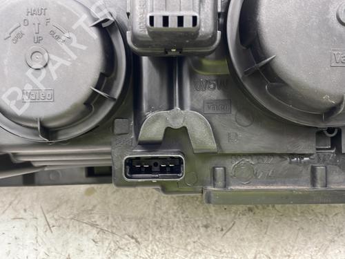 Used Right headlight Right headlight RENAULT LAGUNA II (BG0/1_) 1.8 16V (BG04, BG0B, BG0C, BG0V) (117 hp) 23830254 23830254
