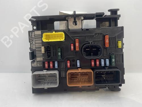 fuse-box-peugeot-307-break-3e-2002-2003-2004-2005-2006-2007-2008-2009-31621750 main image