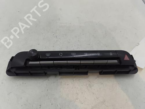 Used Warning switch CITROËN C5 AIRCROSS (A_) 1.5 BlueHDi 130 (ACYHZJ, ACYHZR) (131 hp) 30379083