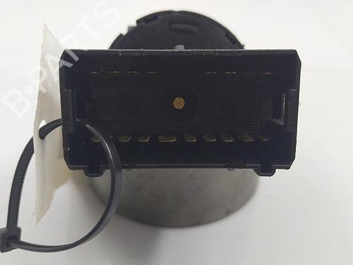 Used Headlight switch Headlight switch VW GOLF IV (1J1) 1.9 TDI (101 hp) 22824673 22824673