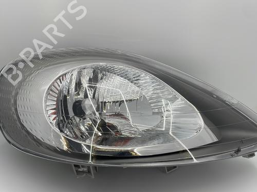 Used Right headlight OPEL VIVARO A Van (X83) 1.9 DTI (F7) (101 hp) 30761410