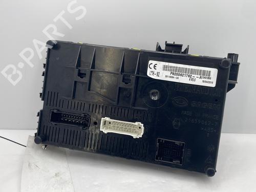 fuse-box-renault-clio-ii-bb_-cb_-1998-1999-2000-2001-2002-2003-2004-2005-2006-2007-2008-2009-2010-2011-2012-2013-2014-2015-2016-32322317 main image
